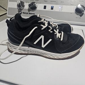 New Balance Men's Black and White Athletic Shoes Size 11.5 READ DESCRIPTION